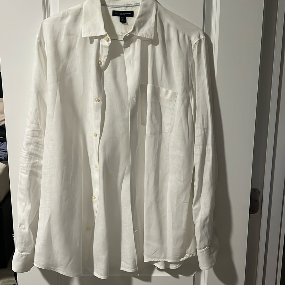 Banana Republic Classic white button down shirt 100% linen